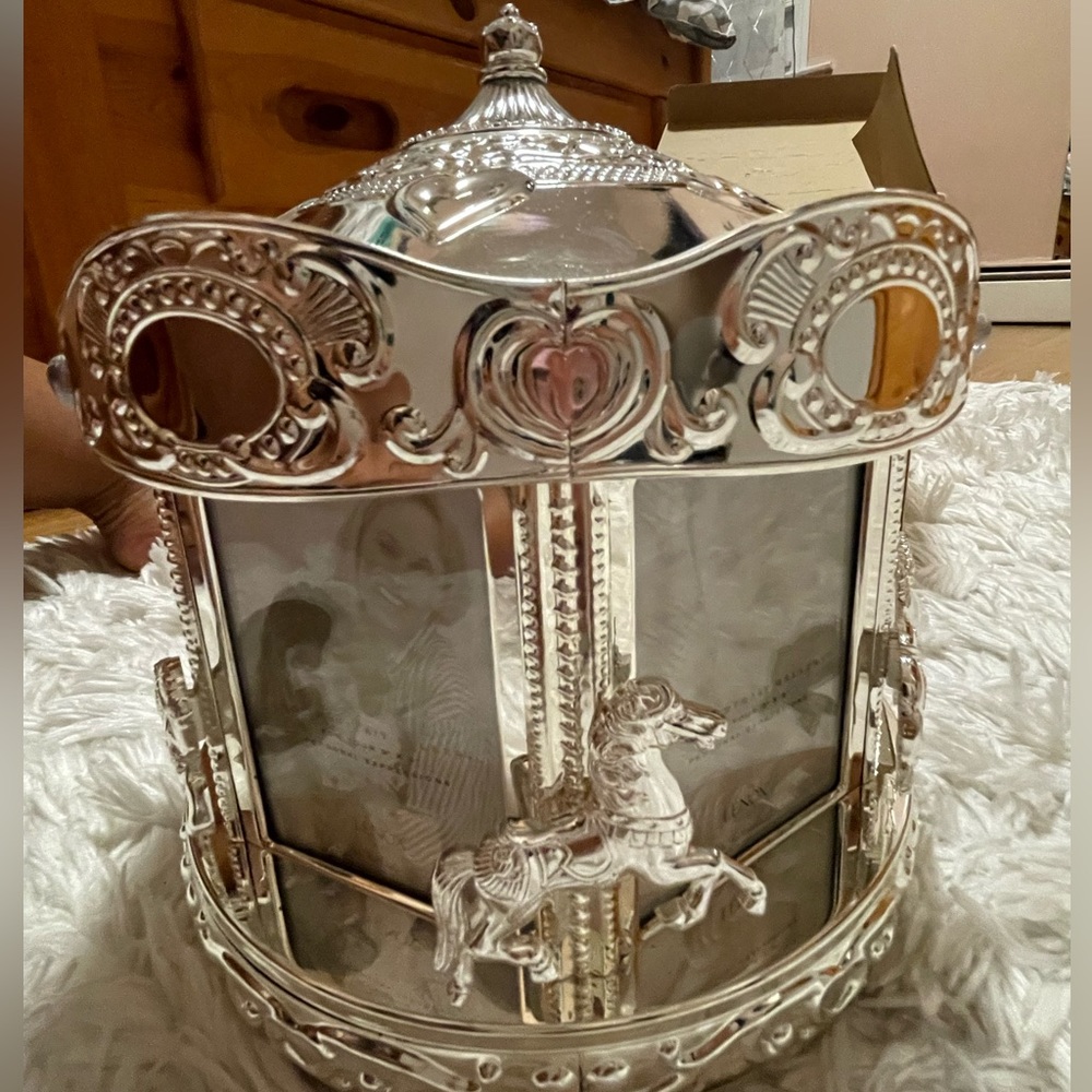 Lenox Carousel Photo